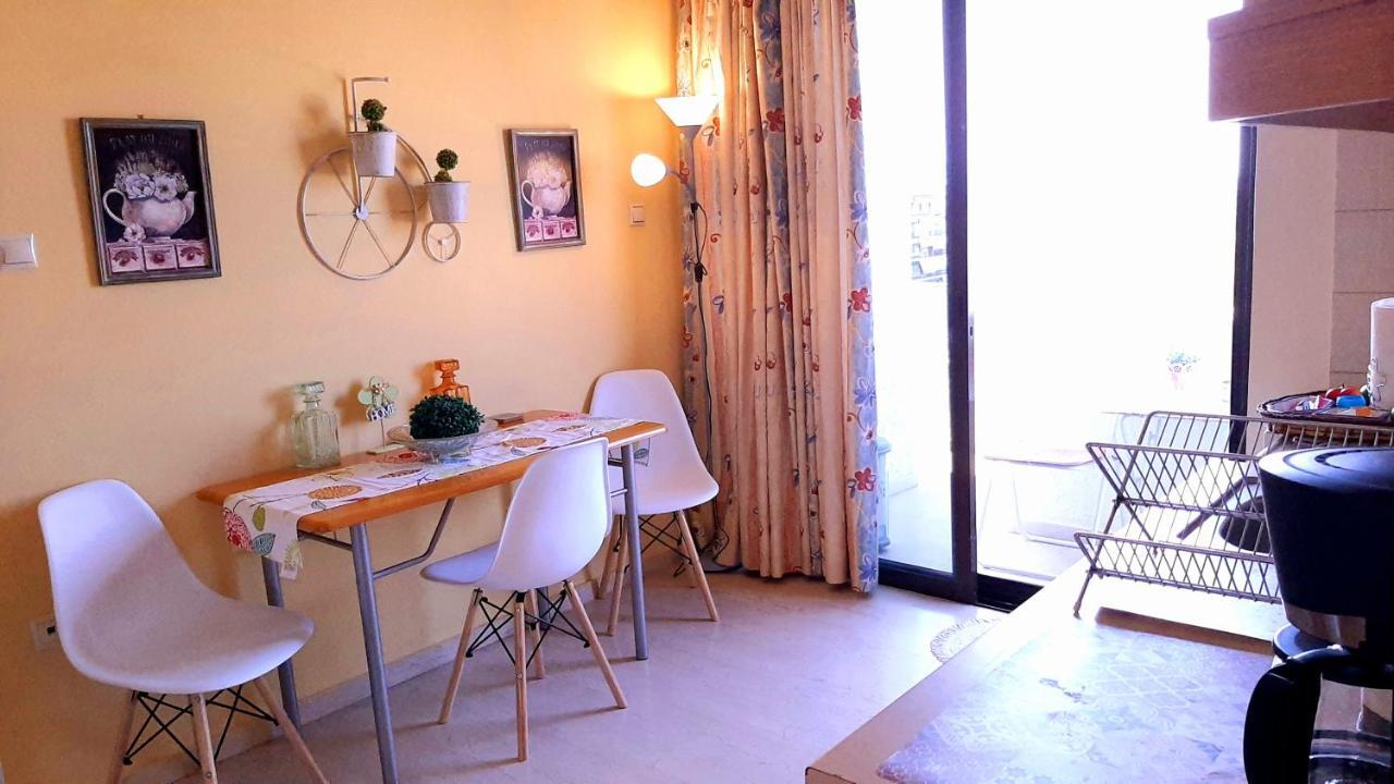 Central Square Appartment With Panoramic View カラマタ エクステリア 写真